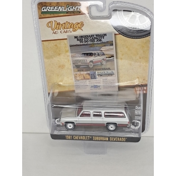 Greenlight 1:64 Chevrolet Suburban Silverado 1981 silver red